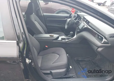 2020 Toyota Camry Le z USA, uszkodzony, nr VIN 4T1L11AK1LU952983